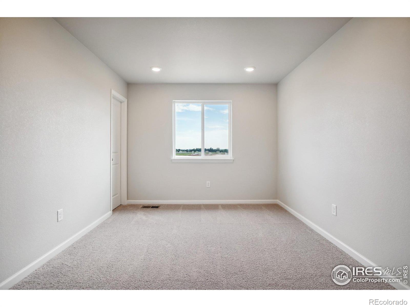 MLS Image #14 for 813  hummocky way,windsor, Colorado