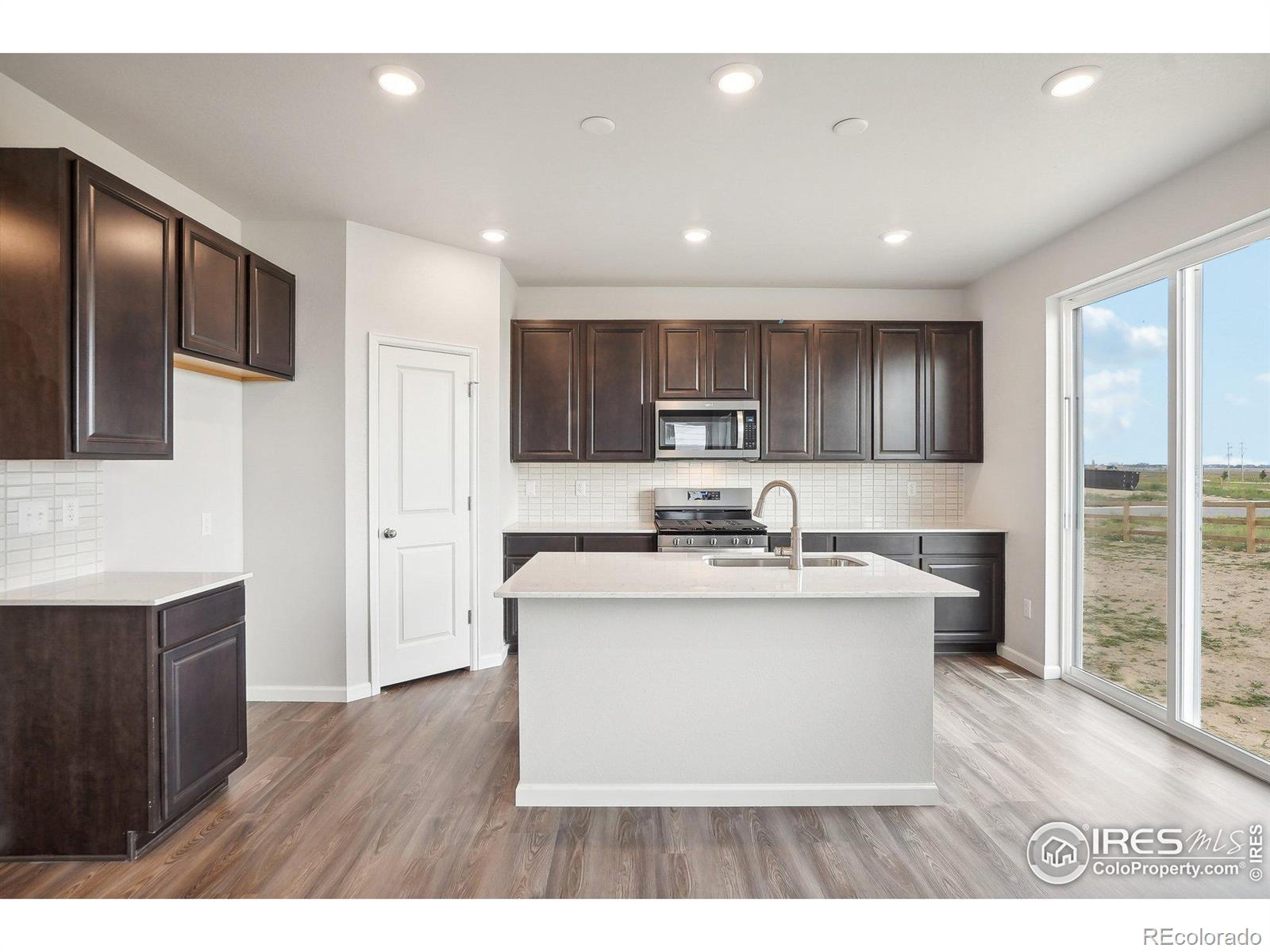 MLS Image #9 for 813  hummocky way,windsor, Colorado