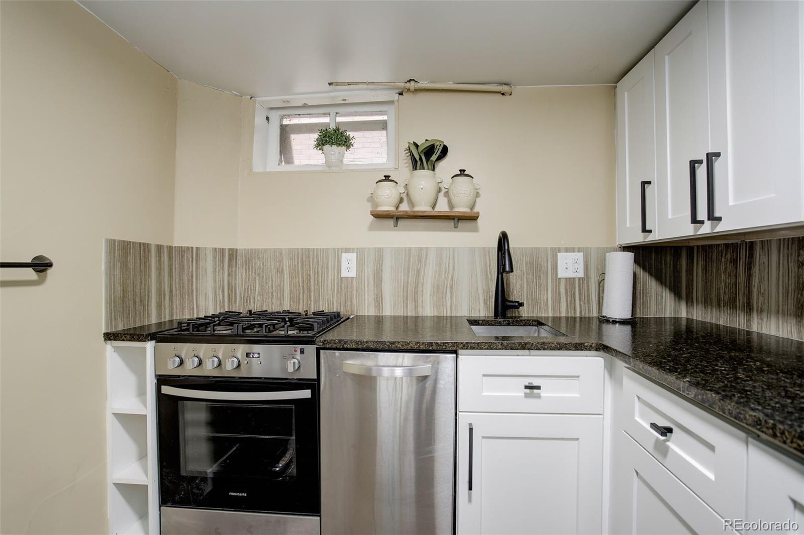 MLS Image #21 for 844 n downing street,denver, Colorado