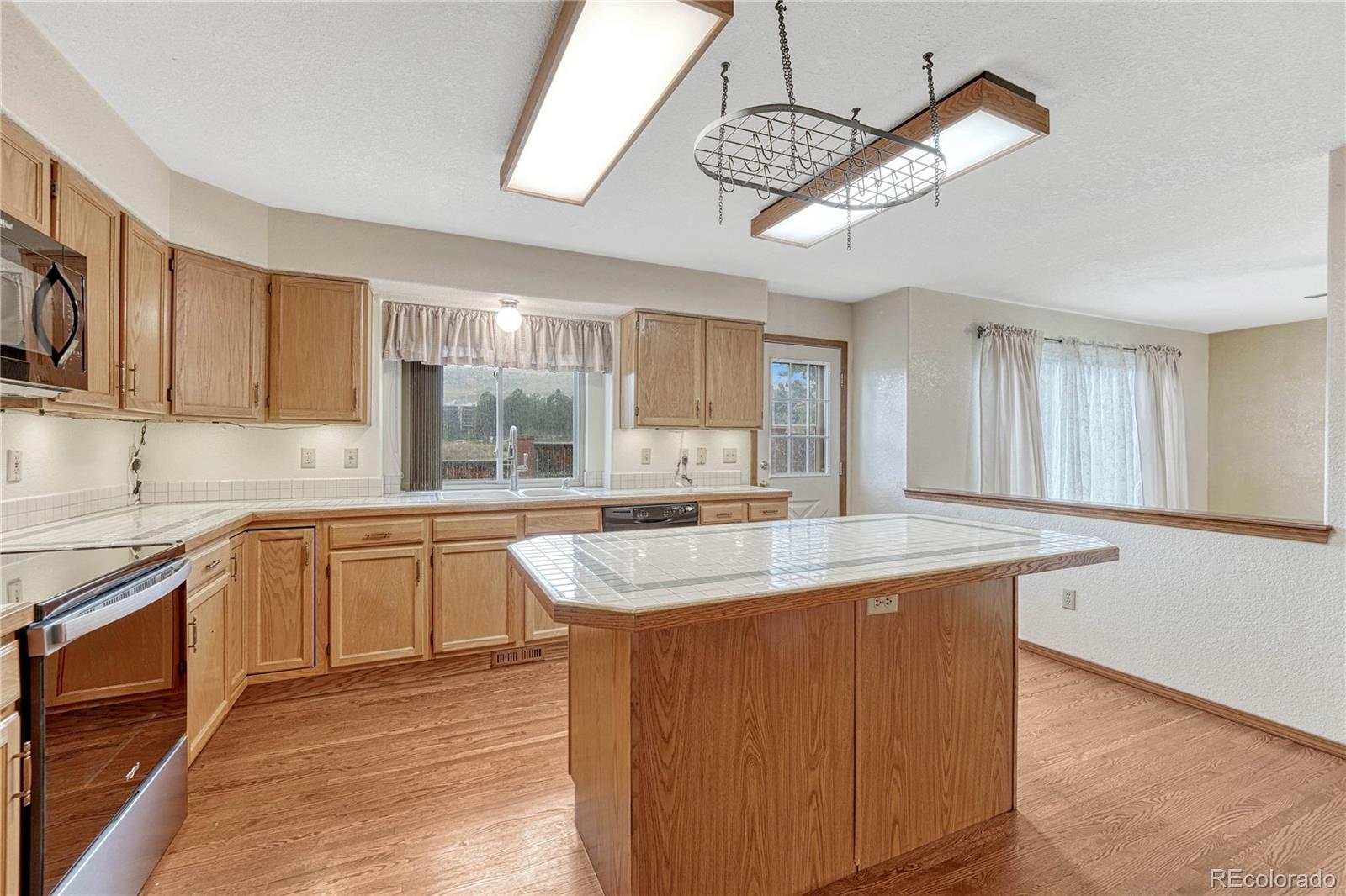 MLS Image #11 for 4720  holister court,colorado springs, Colorado