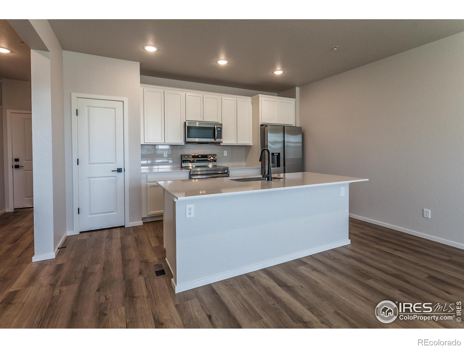 MLS Image #11 for 2120  falling leaf drive,windsor, Colorado