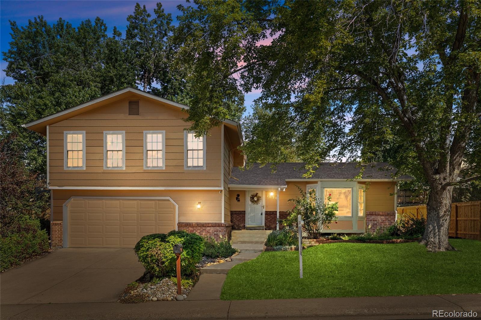 MLS Image #2 for 7836 s niagara way,centennial, Colorado