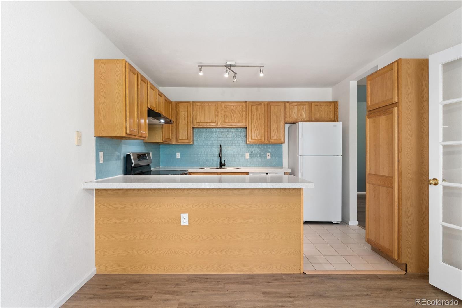 MLS Image #14 for 9612 e arkansas place,denver, Colorado