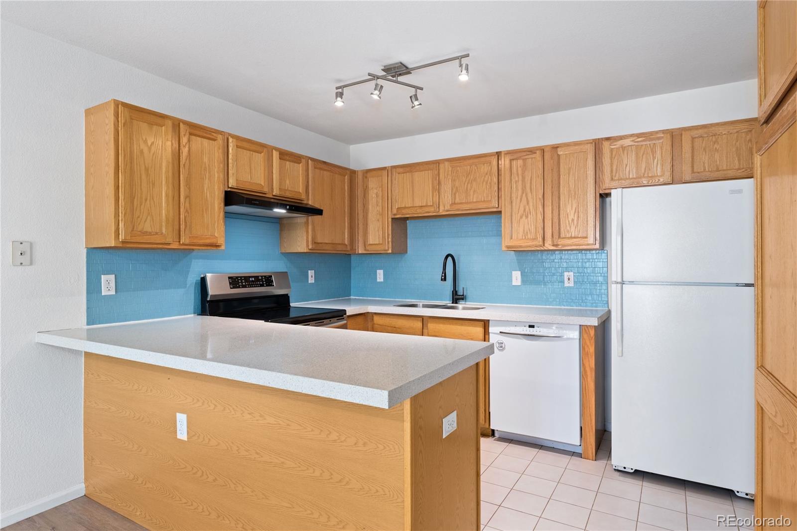 MLS Image #15 for 9612 e arkansas place,denver, Colorado