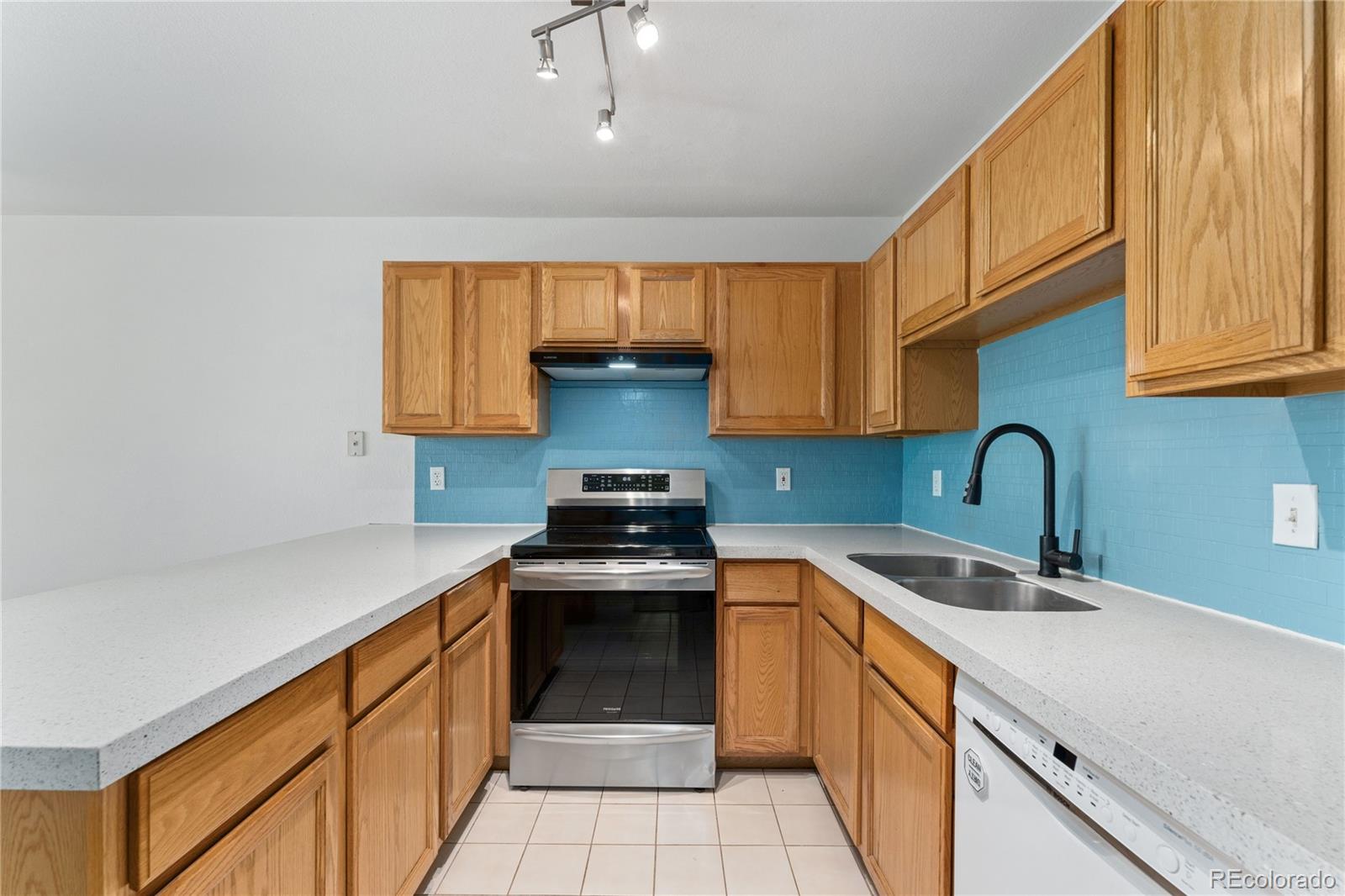 MLS Image #17 for 9612 e arkansas place,denver, Colorado