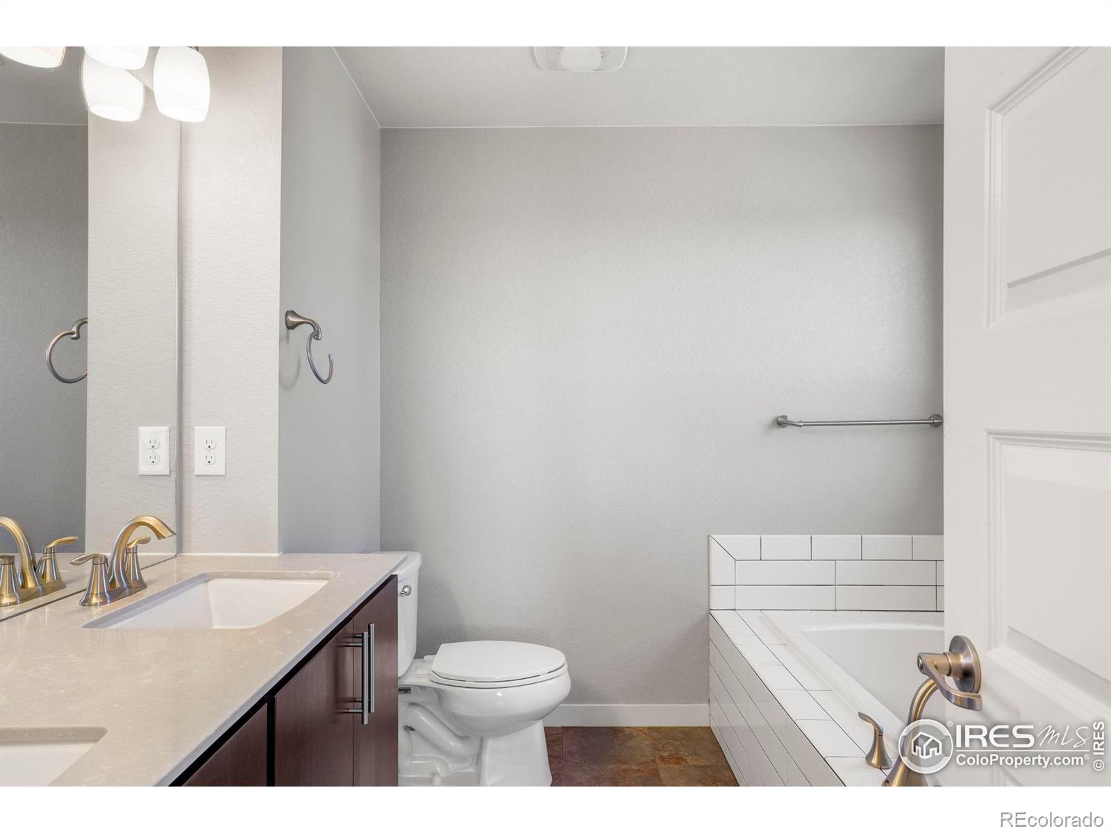 MLS Image #19 for 9094 e 49th place,denver, Colorado