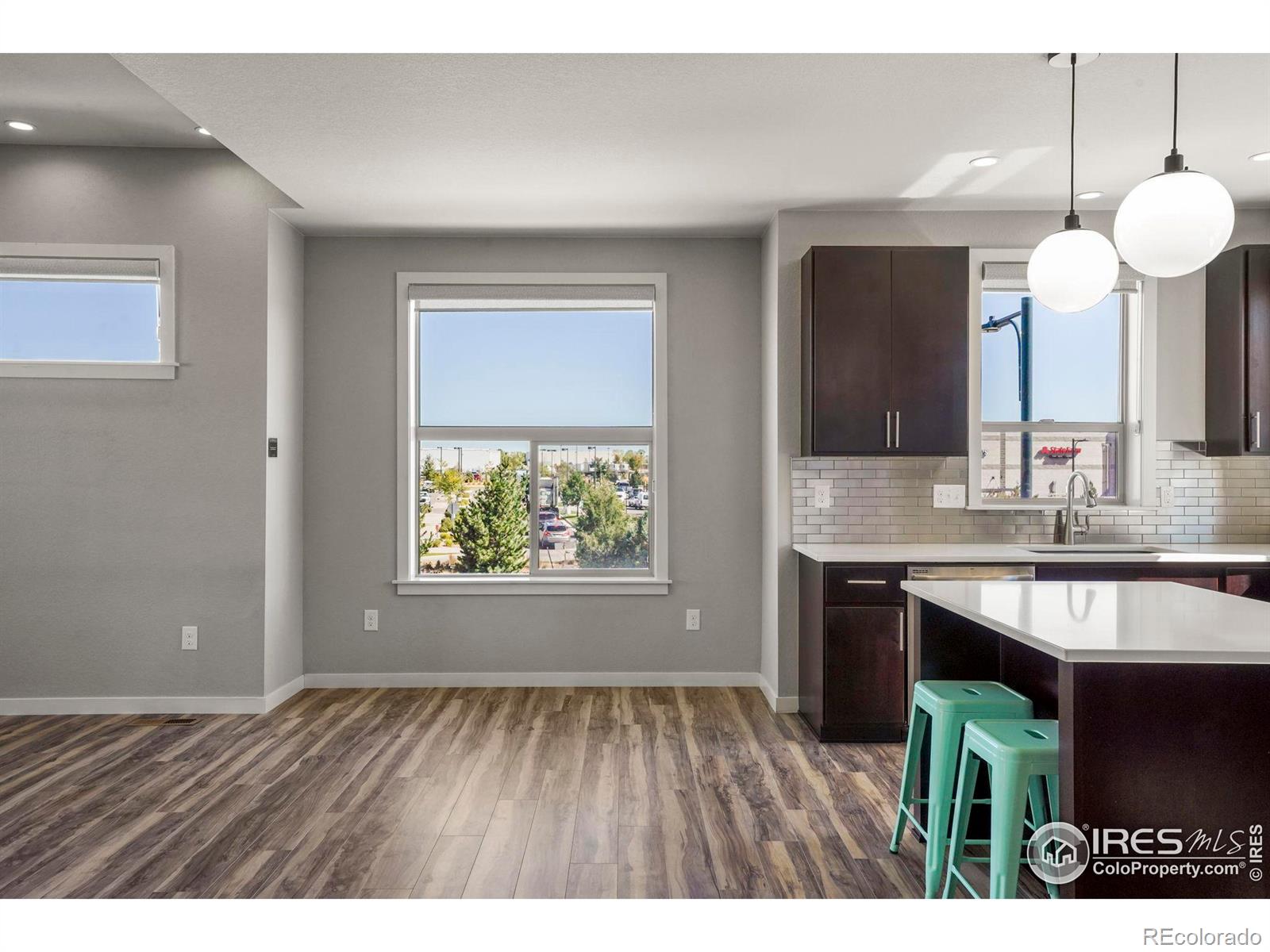 MLS Image #9 for 9094 e 49th place,denver, Colorado