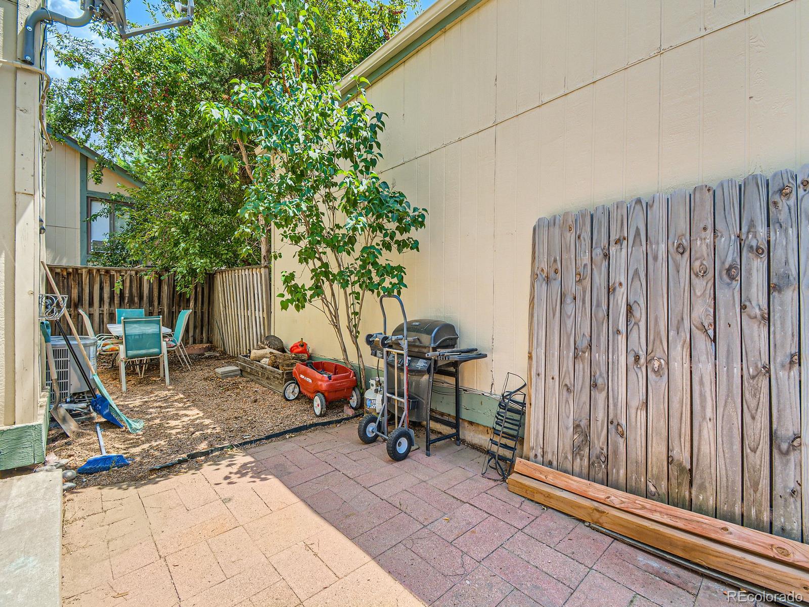 MLS Image #9 for 3671 s danube circle,aurora, Colorado