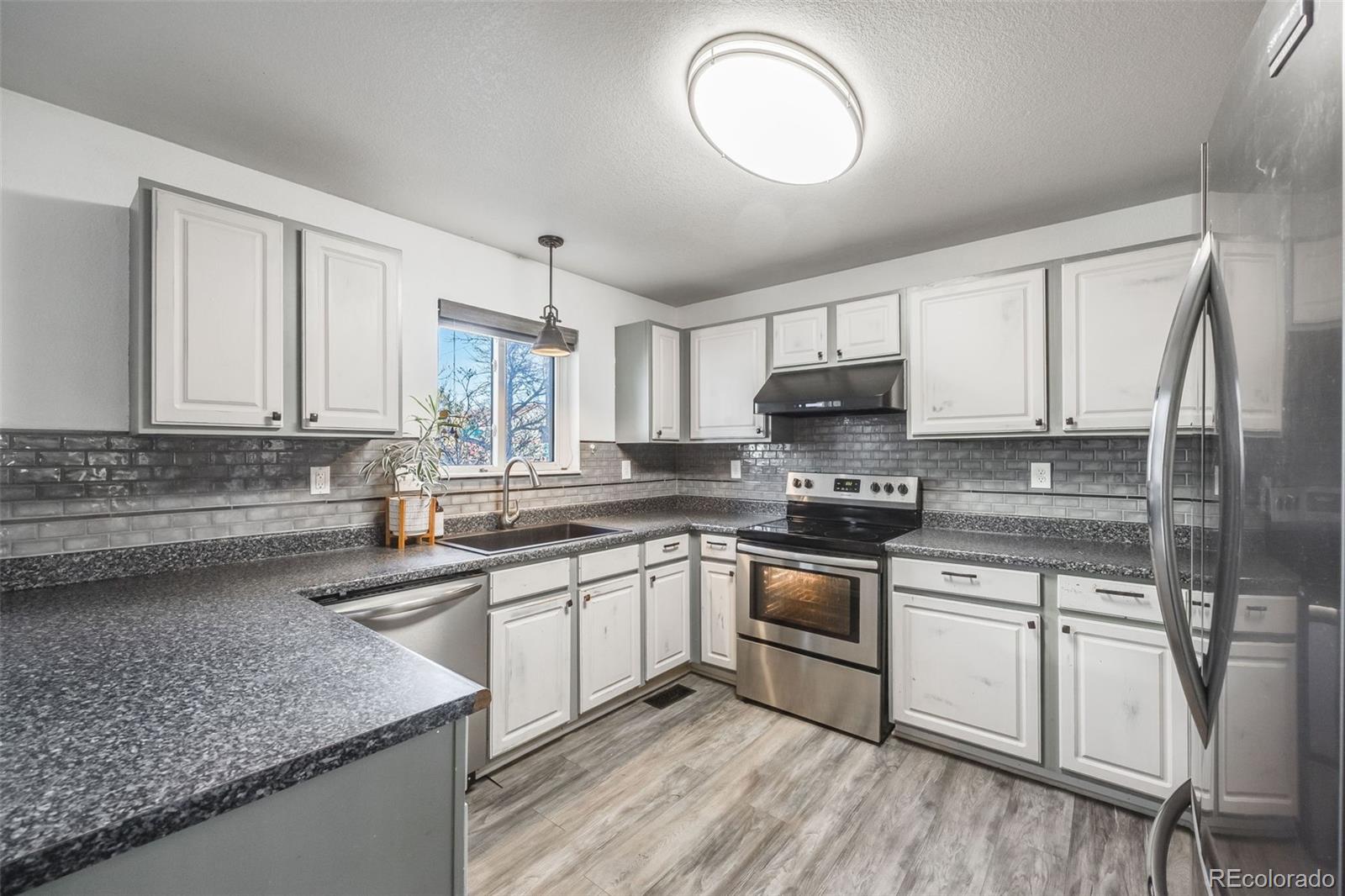 MLS Image #14 for 1181  yosemite street,denver, Colorado