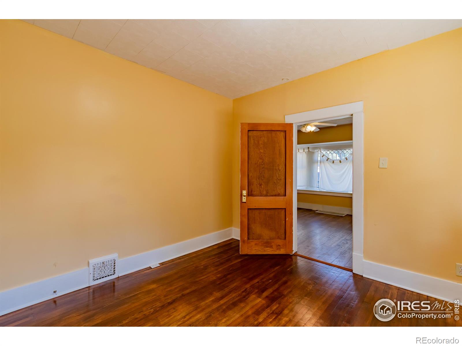 MLS Image #11 for 1315  chester street,aurora, Colorado