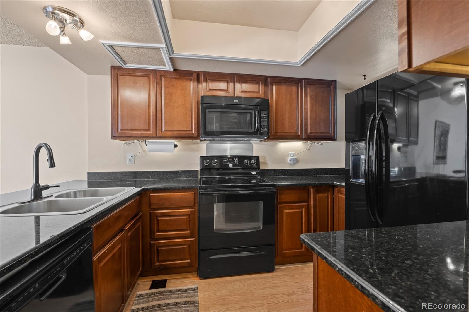 MLS Image #9 for 1475 s quebec way,denver, Colorado