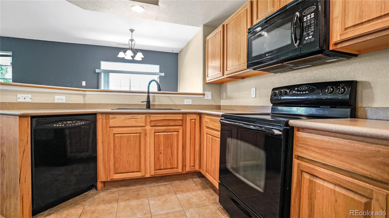 MLS Image #3 for 7245 s millbrook court,aurora, Colorado