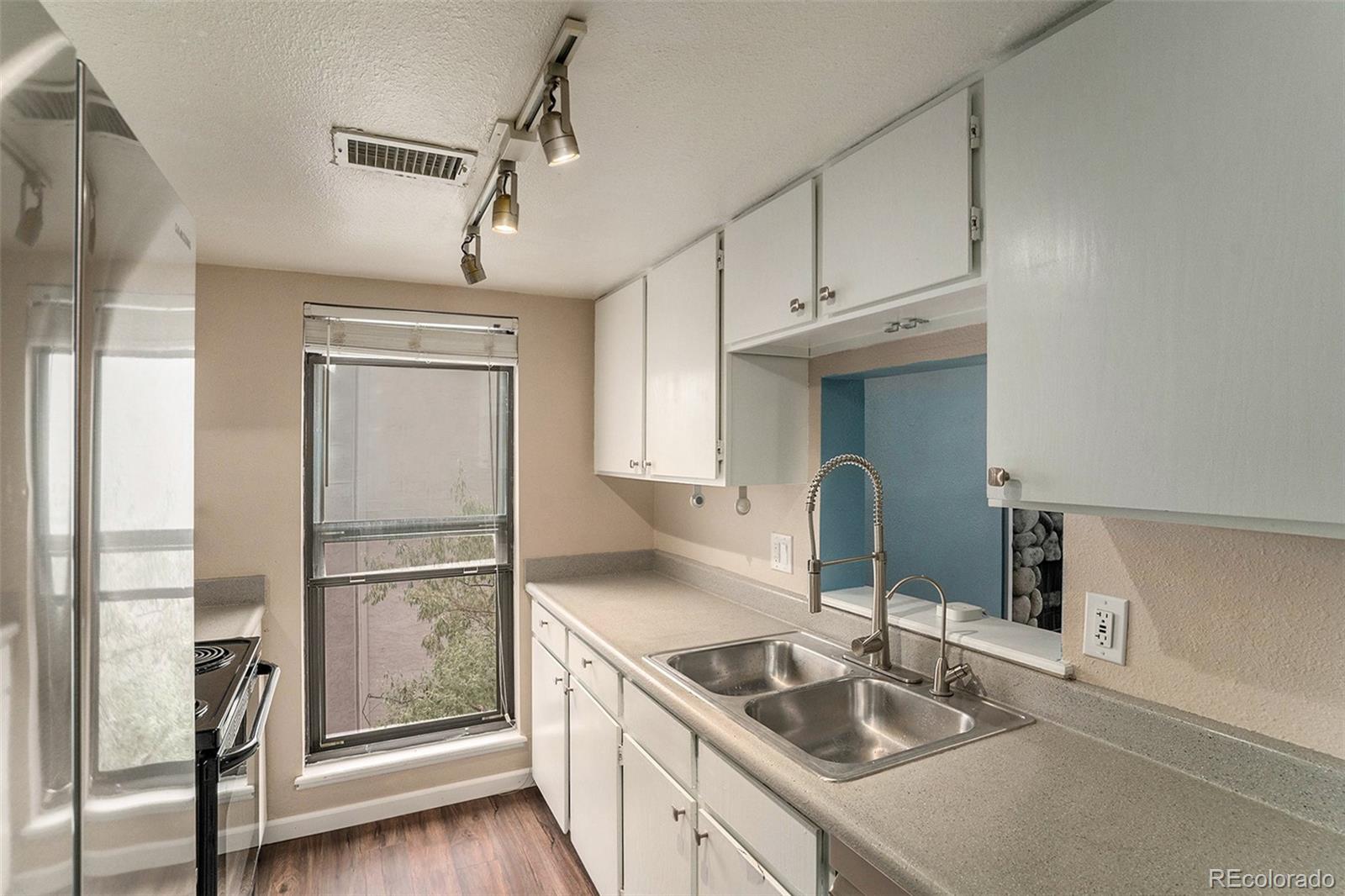 MLS Image #8 for 9867 e peakview avenue e09,englewood, Colorado