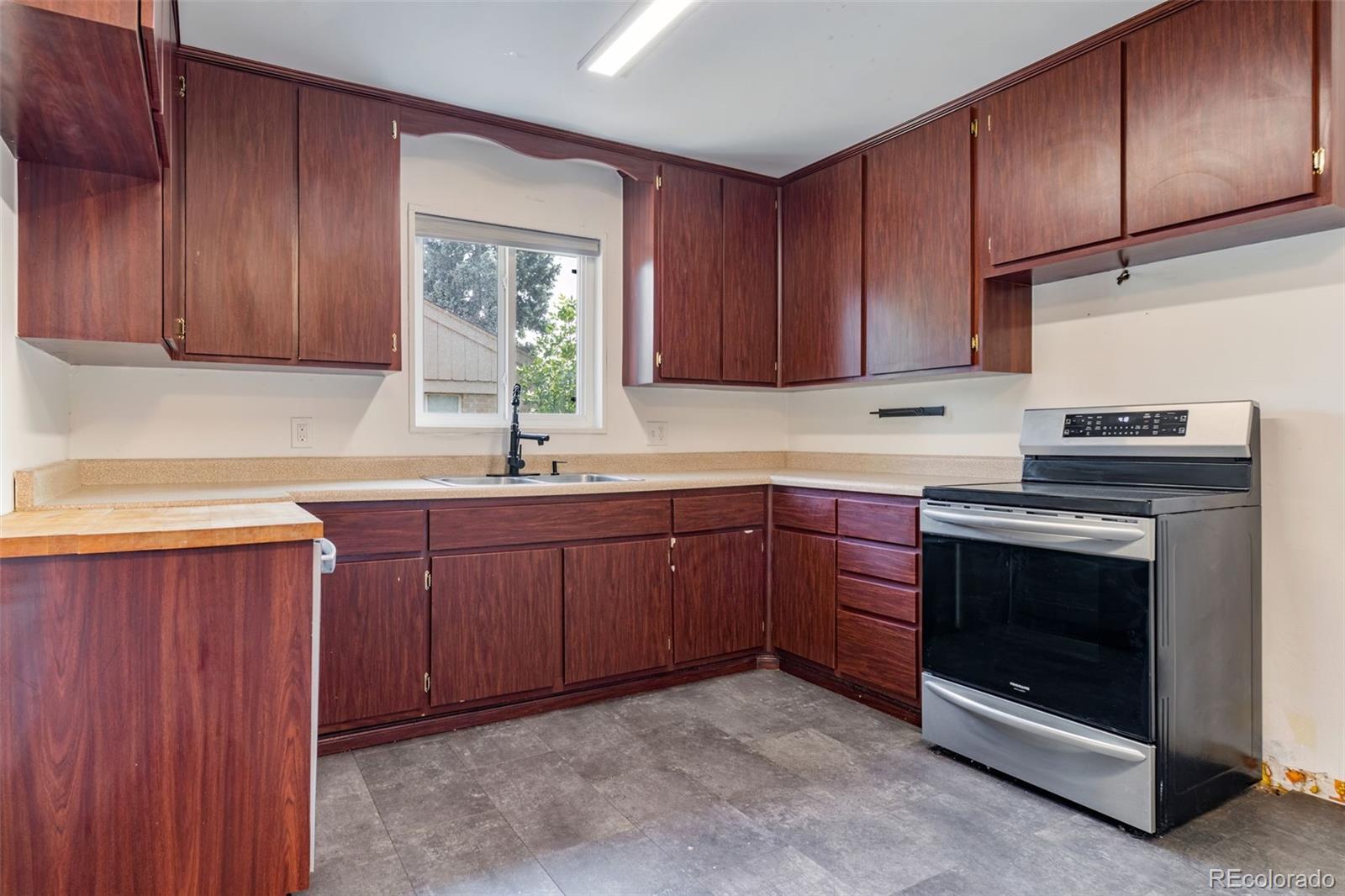 MLS Image #10 for 7703  raritan street,denver, Colorado