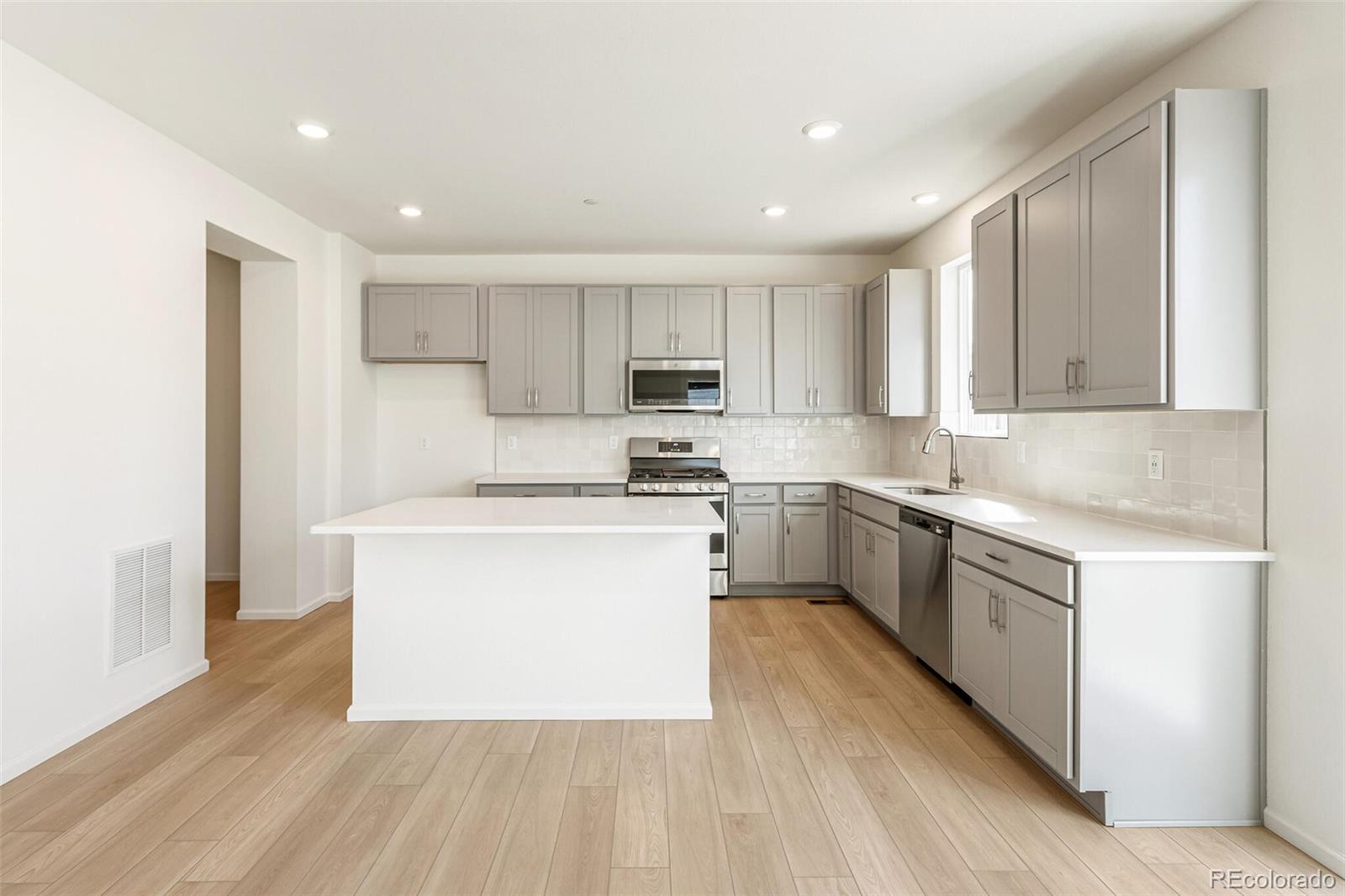 MLS Image #12 for 13352 e 110th way,commerce city, Colorado