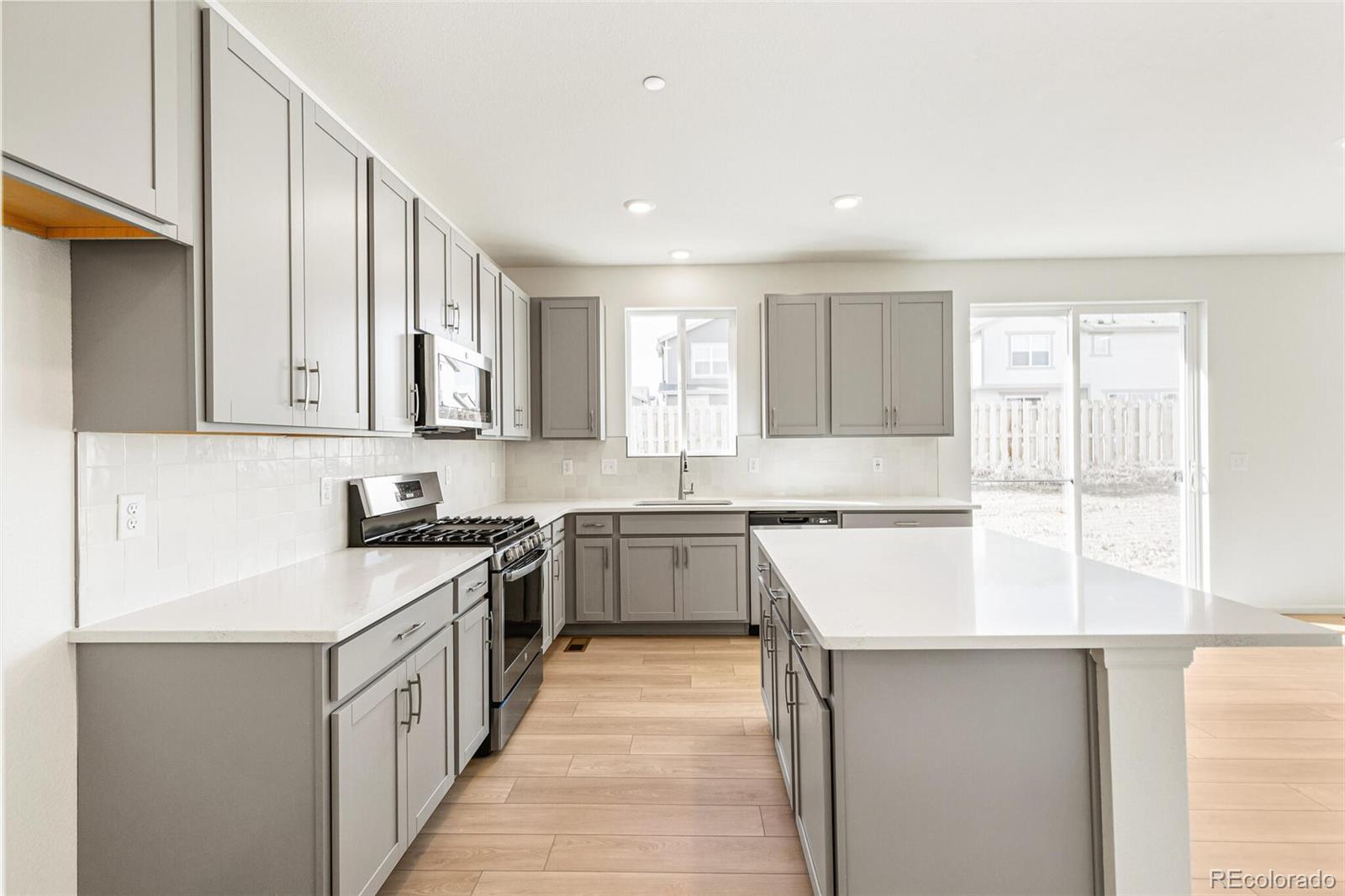 MLS Image #14 for 13352 e 110th way,commerce city, Colorado