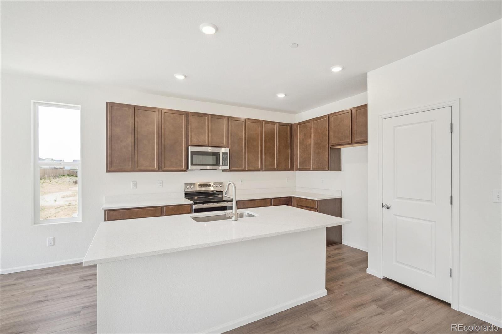 MLS Image #14 for 13392 e 110th way,commerce city, Colorado