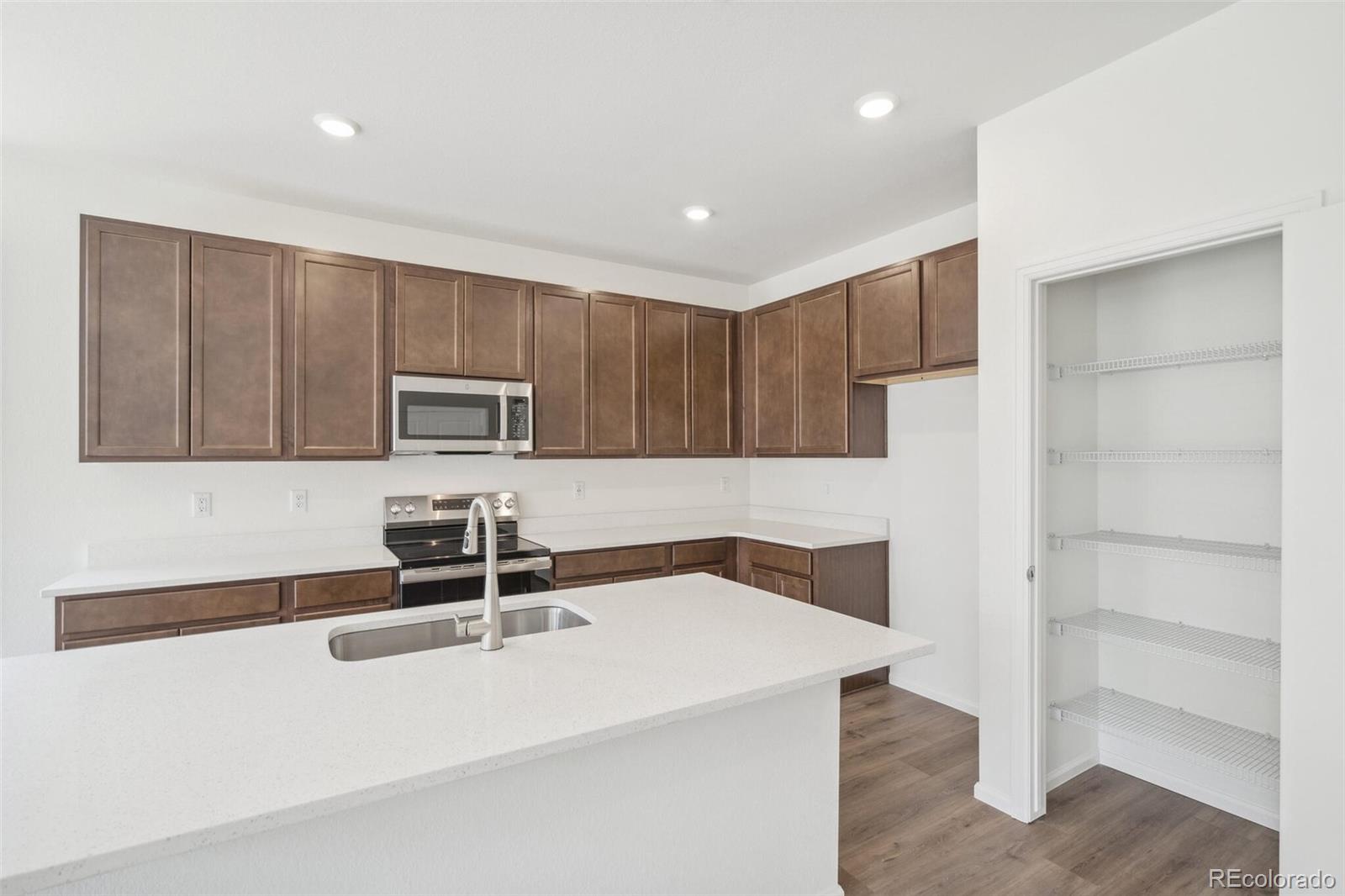 MLS Image #16 for 13392 e 110th way,commerce city, Colorado