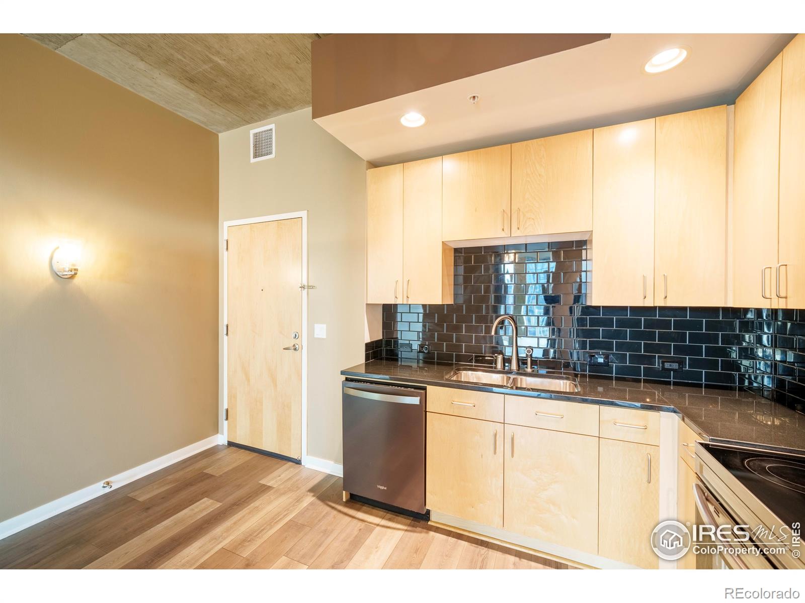 MLS Image #29 for 1700  bassett street,denver, Colorado