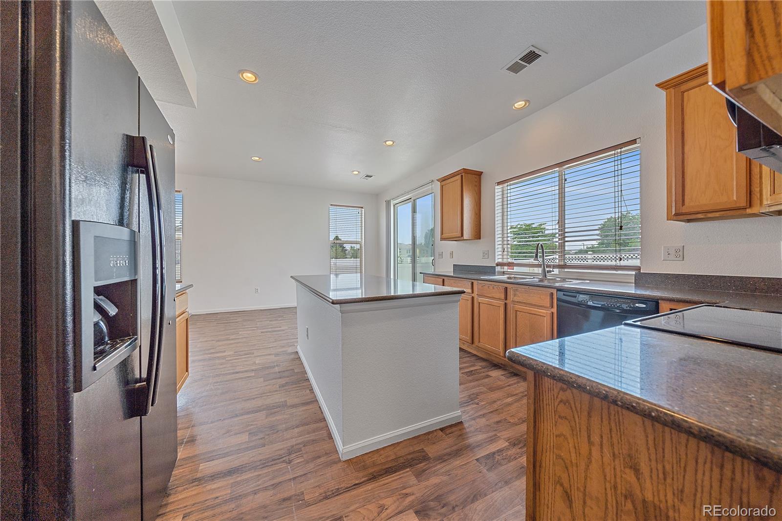 MLS Image #8 for 5561  killarney street,denver, Colorado