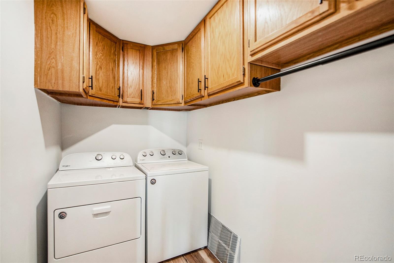 MLS Image #15 for 3465 s poplar street,denver, Colorado