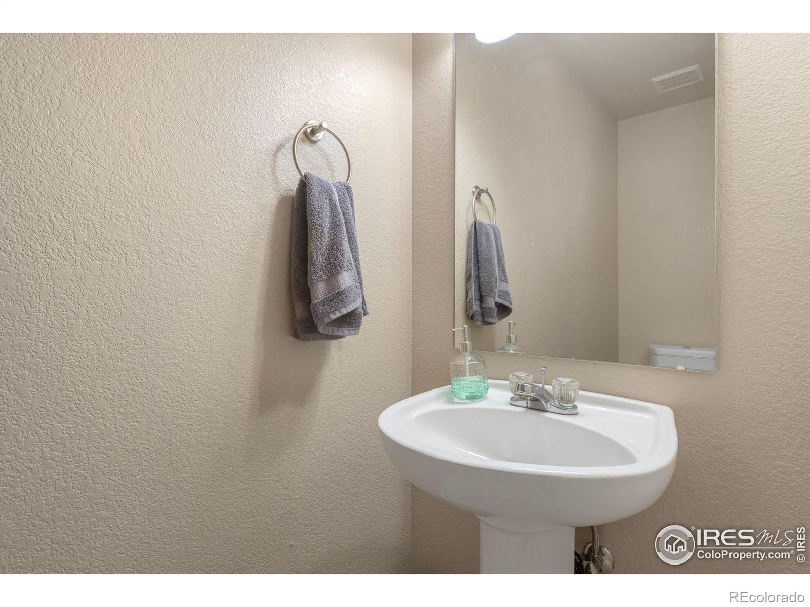 MLS Image #13 for 4080  georgetown drive,loveland, Colorado