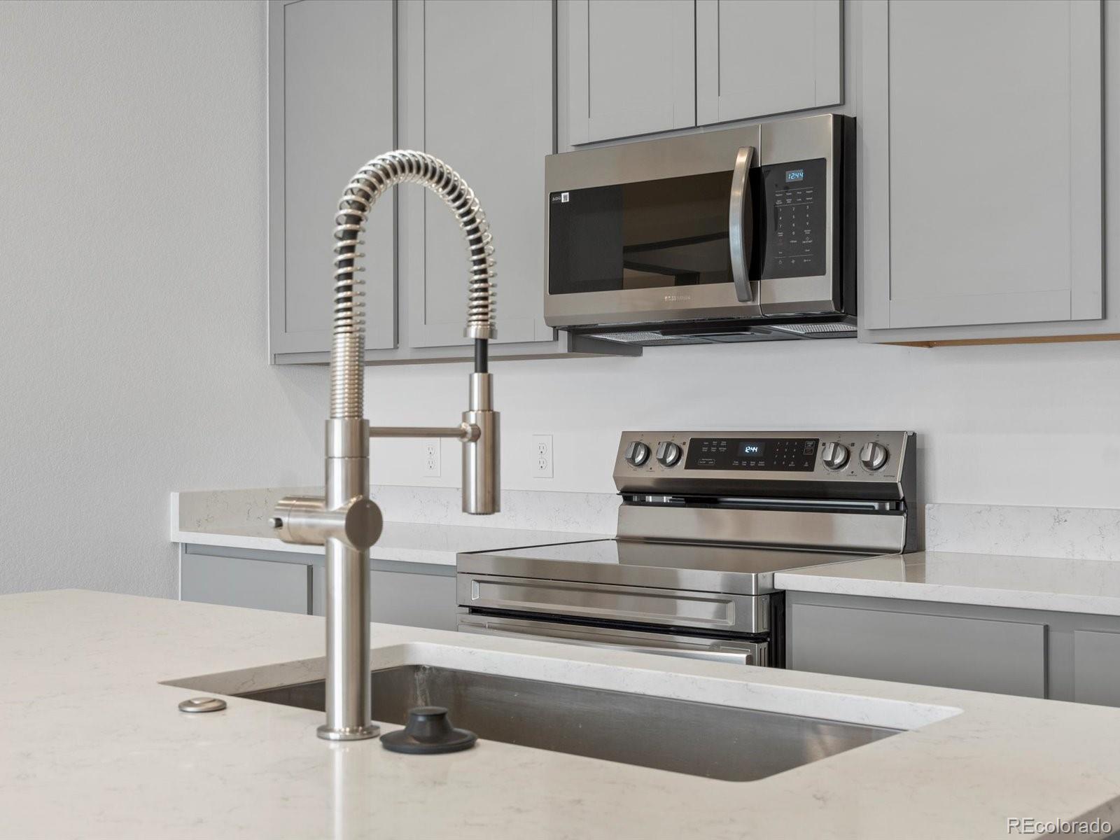 MLS Image #19 for 6153 n ceylon street,denver, Colorado