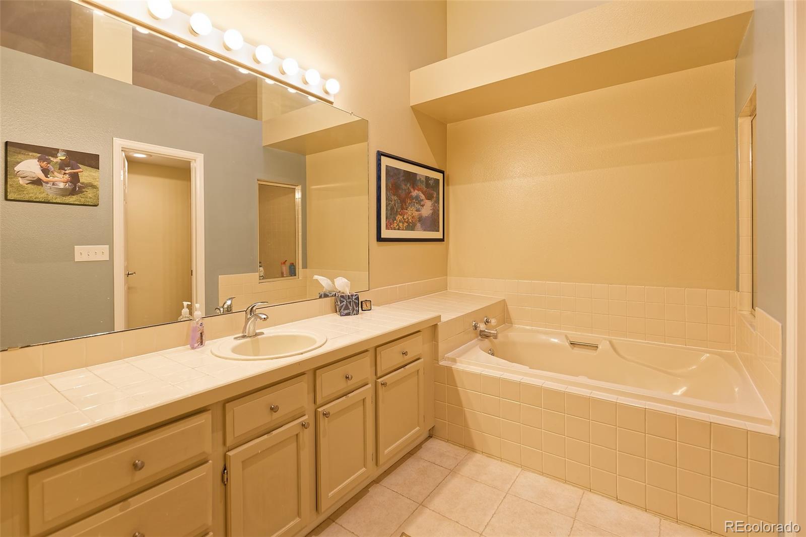 MLS Image #9 for 5555 e briarwood avenue 604,centennial, Colorado