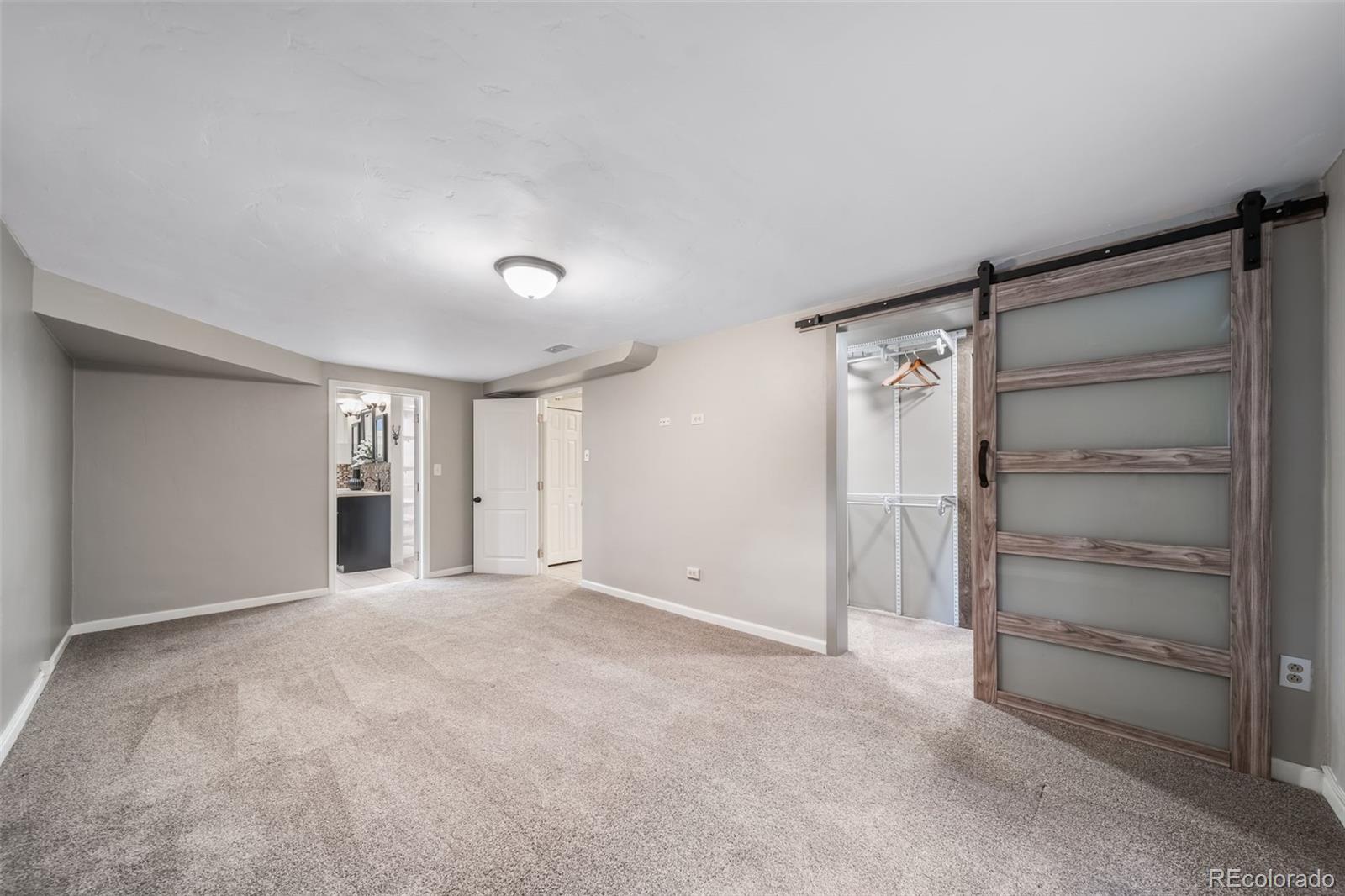 MLS Image #29 for 635  elm street,denver, Colorado