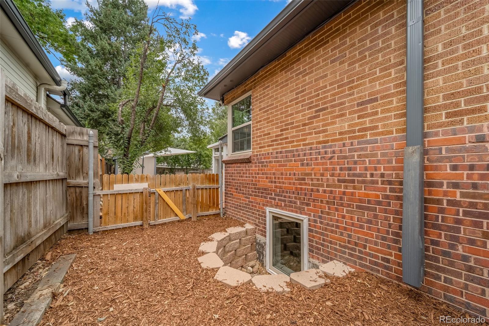 MLS Image #49 for 635  elm street,denver, Colorado