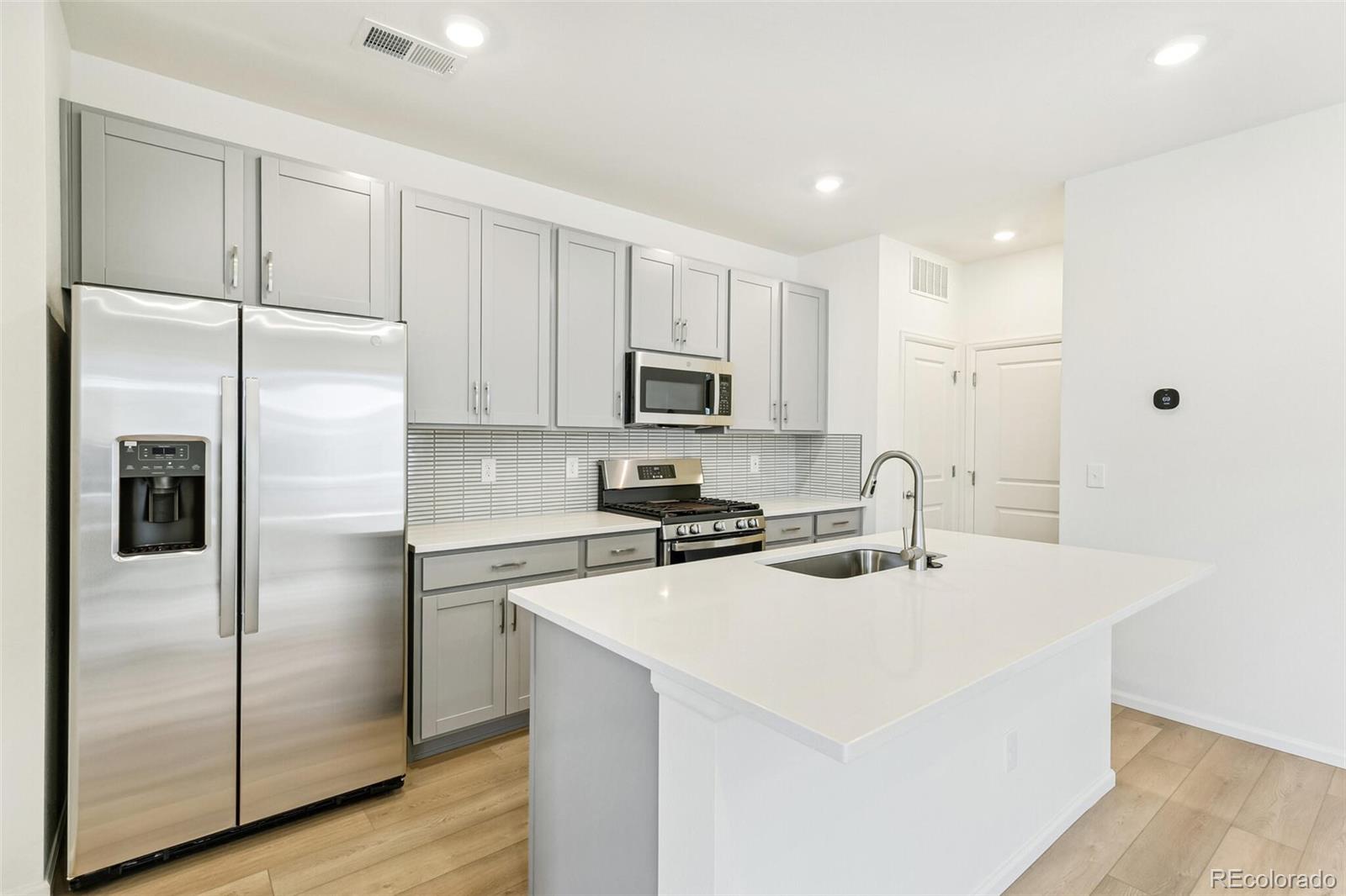 MLS Image #8 for 5780 n killarney way,aurora, Colorado