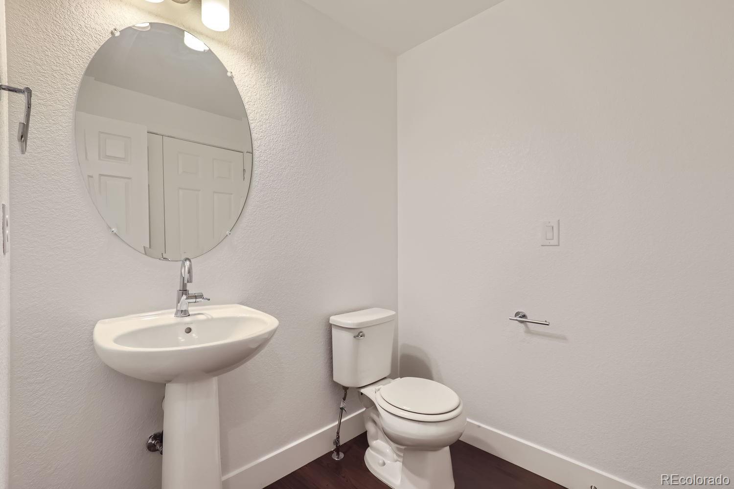 MLS Image #10 for 16063 e warner place,denver, Colorado