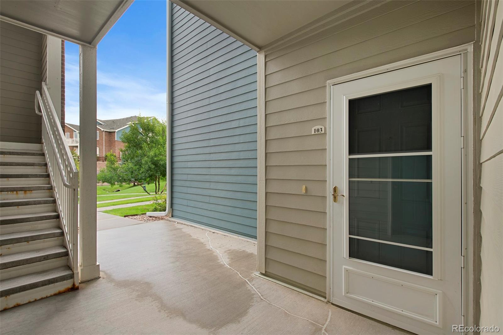 MLS Image #2 for 2705 s danube way,aurora, Colorado