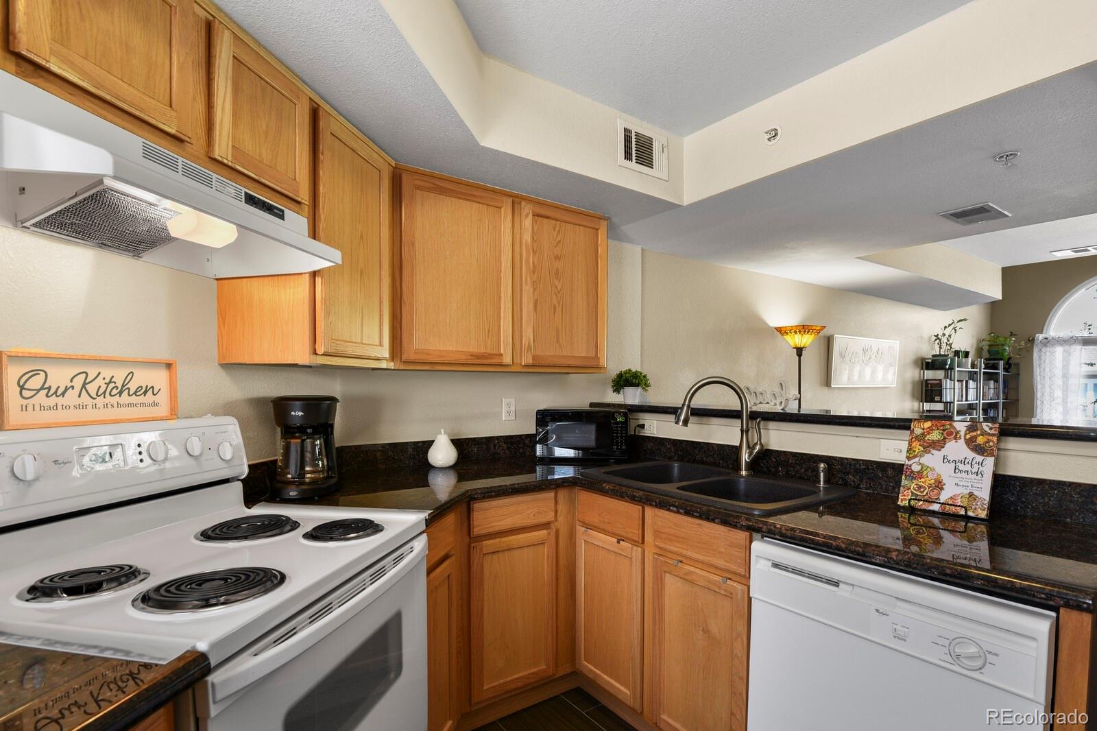 MLS Image #7 for 1320 s monaco st parkway 3,denver, Colorado