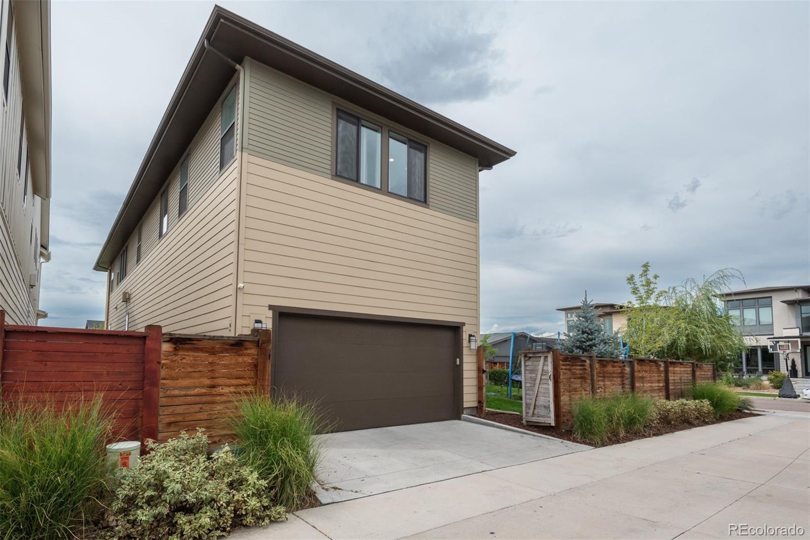 MLS Image #47 for 5866  boston court,denver, Colorado