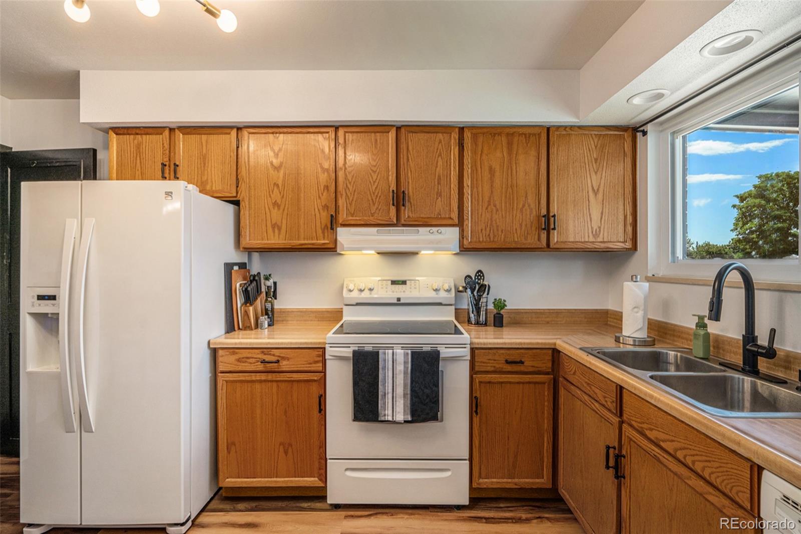 MLS Image #5 for 2041  phillips drive,northglenn, Colorado