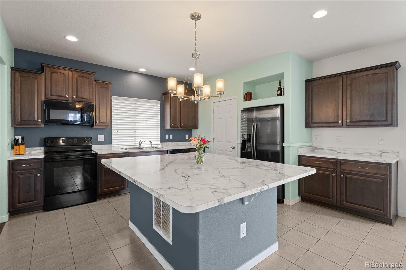 MLS Image #4 for 20054 e 48th drive,denver, Colorado