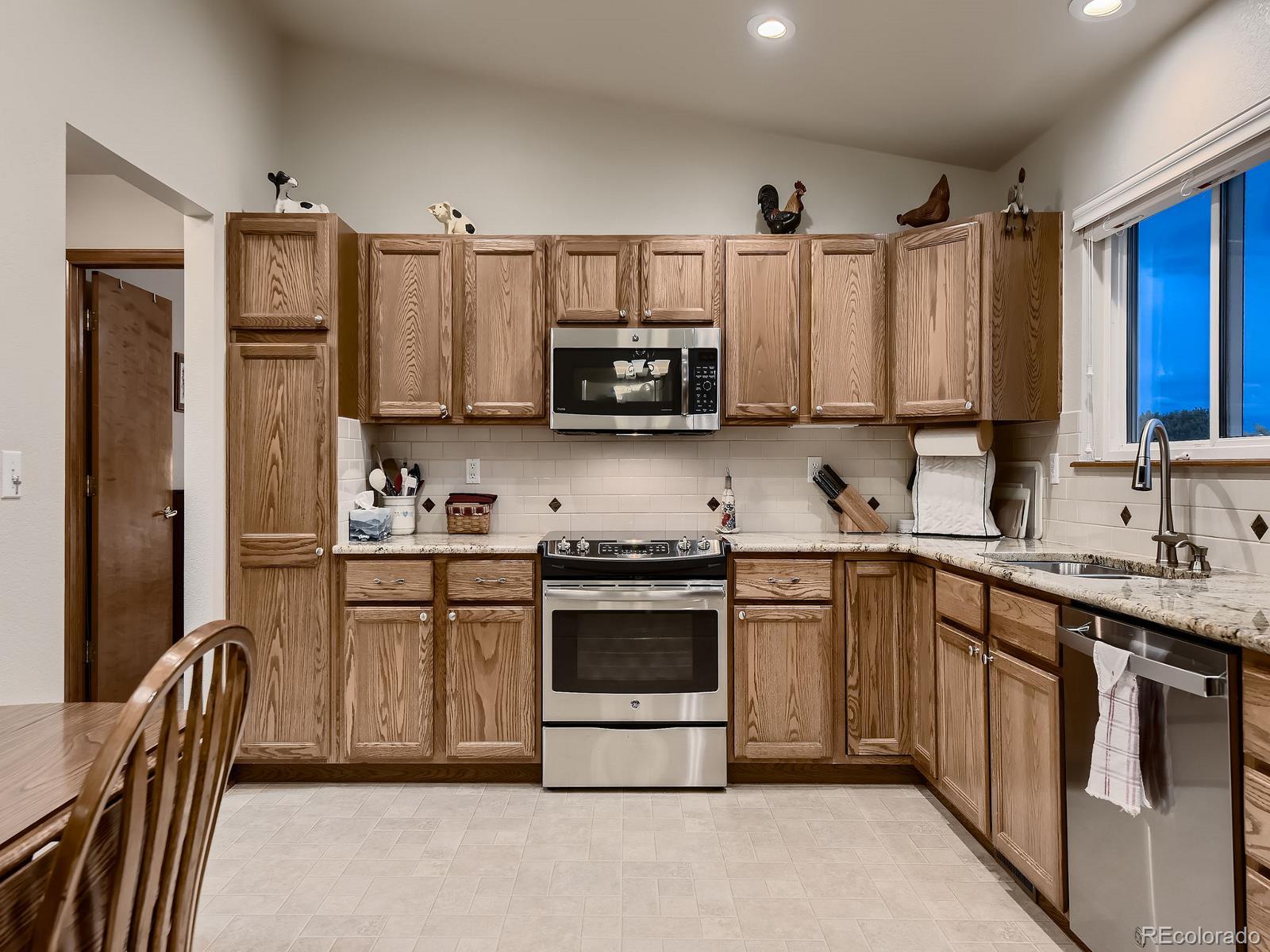 MLS Image #11 for 6588 s iris street,littleton, Colorado