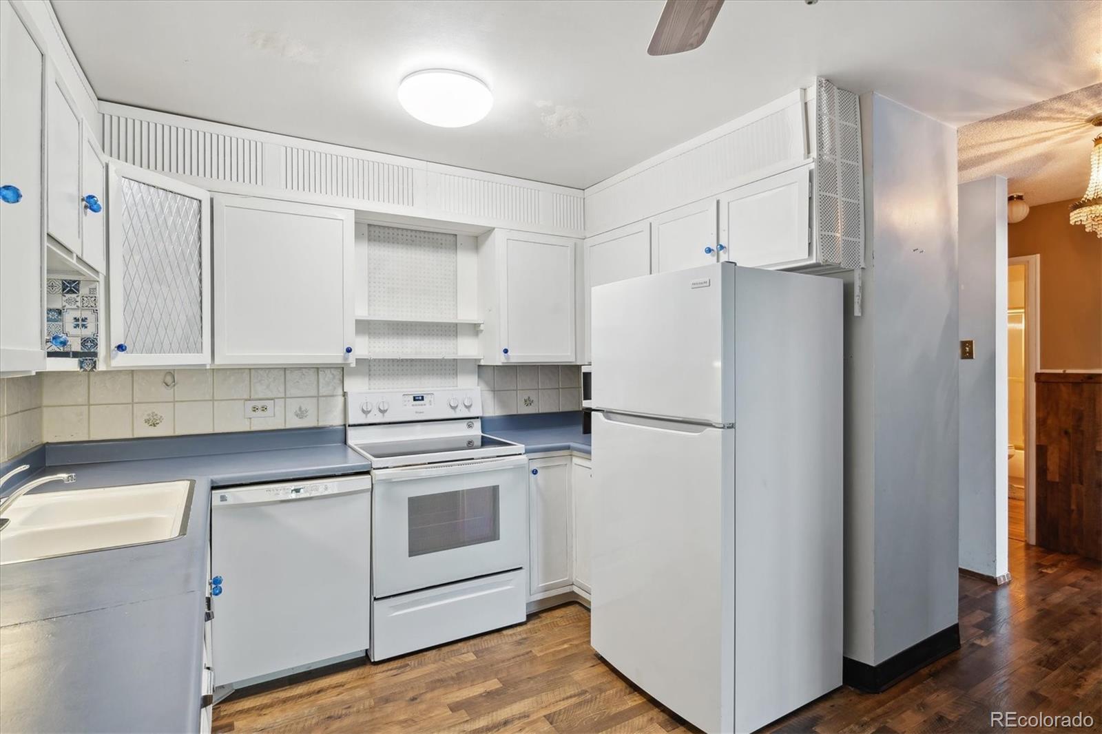 MLS Image #2 for 350 s clinton street,denver, Colorado