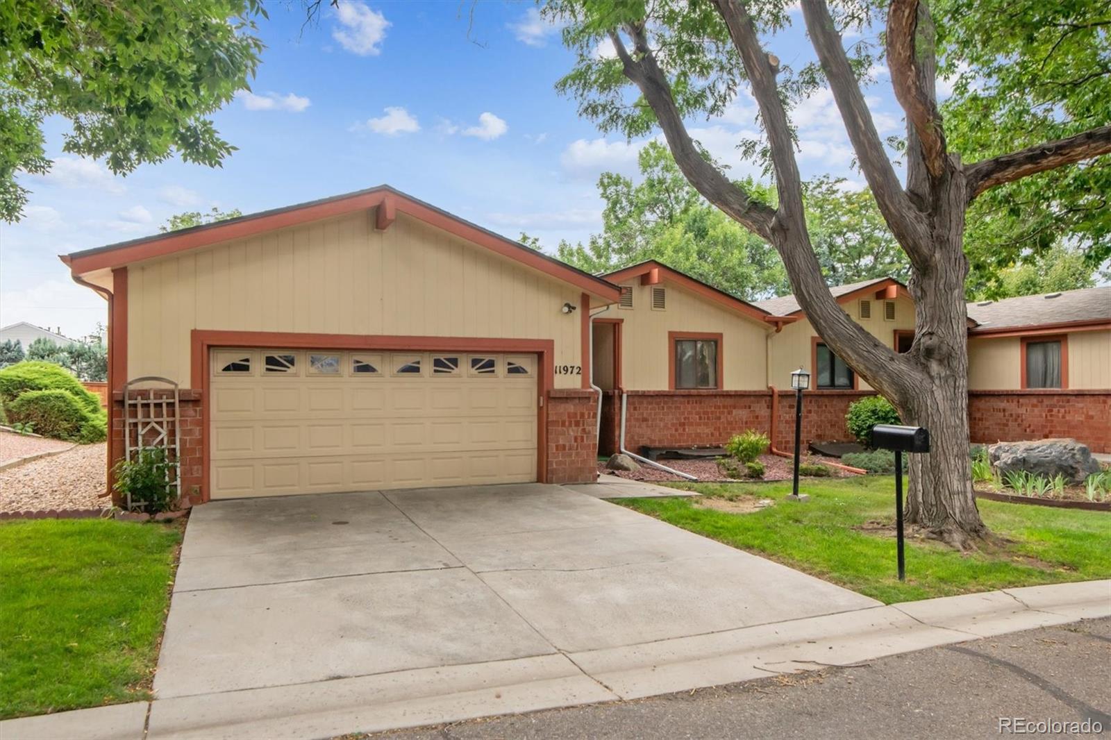 MLS Image #2 for 11972 e maple avenue,aurora, Colorado