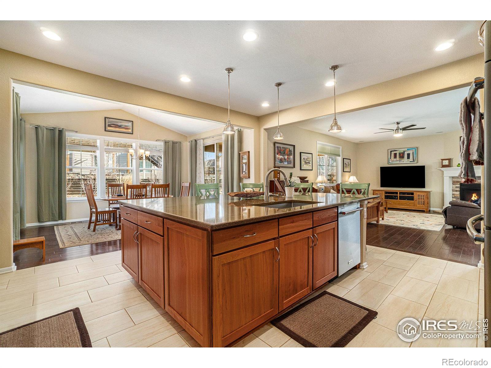 MLS Image #4 for 4679  lakeside drive,longmont, Colorado