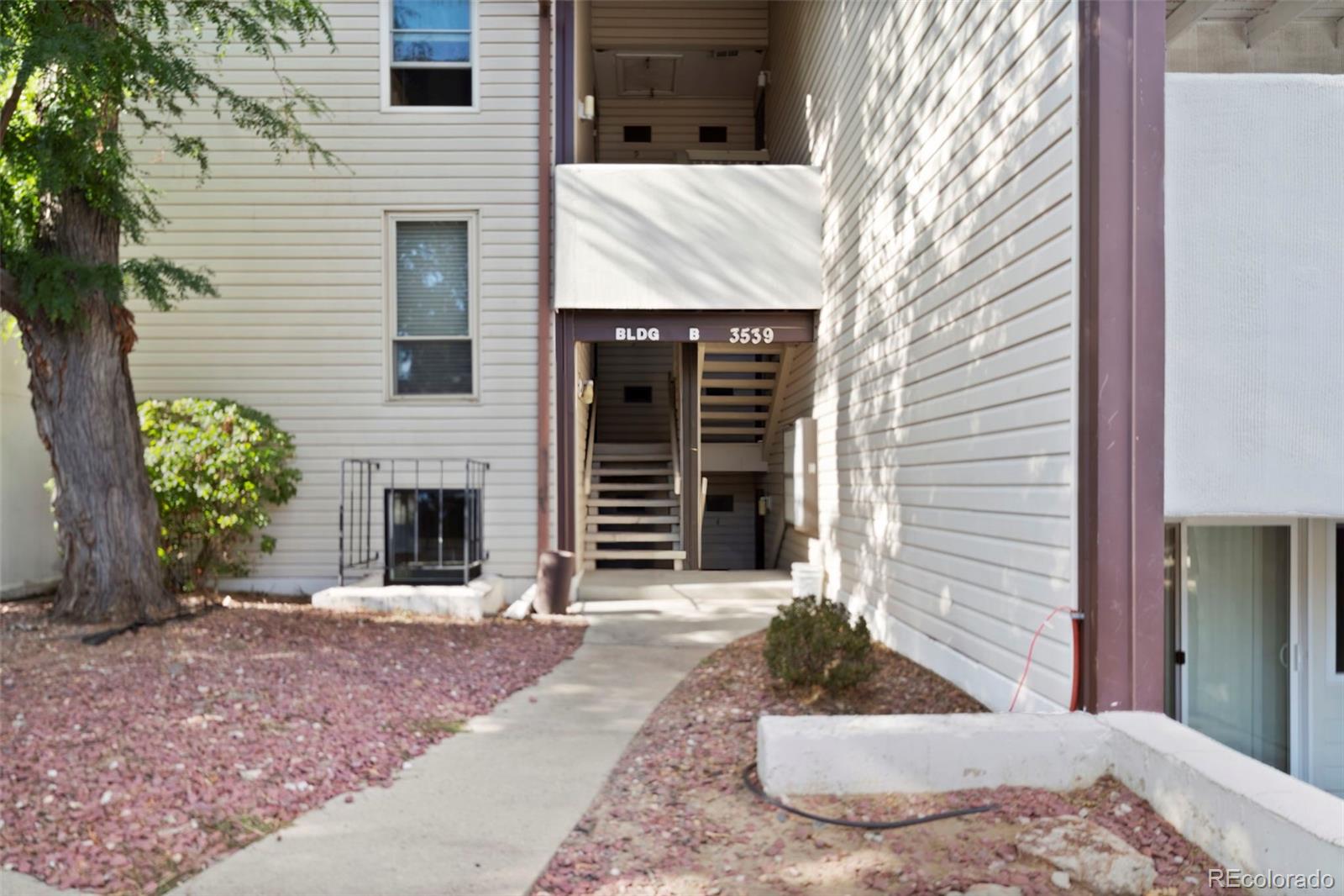 MLS Image #2 for 3539 s fairplay way,aurora, Colorado