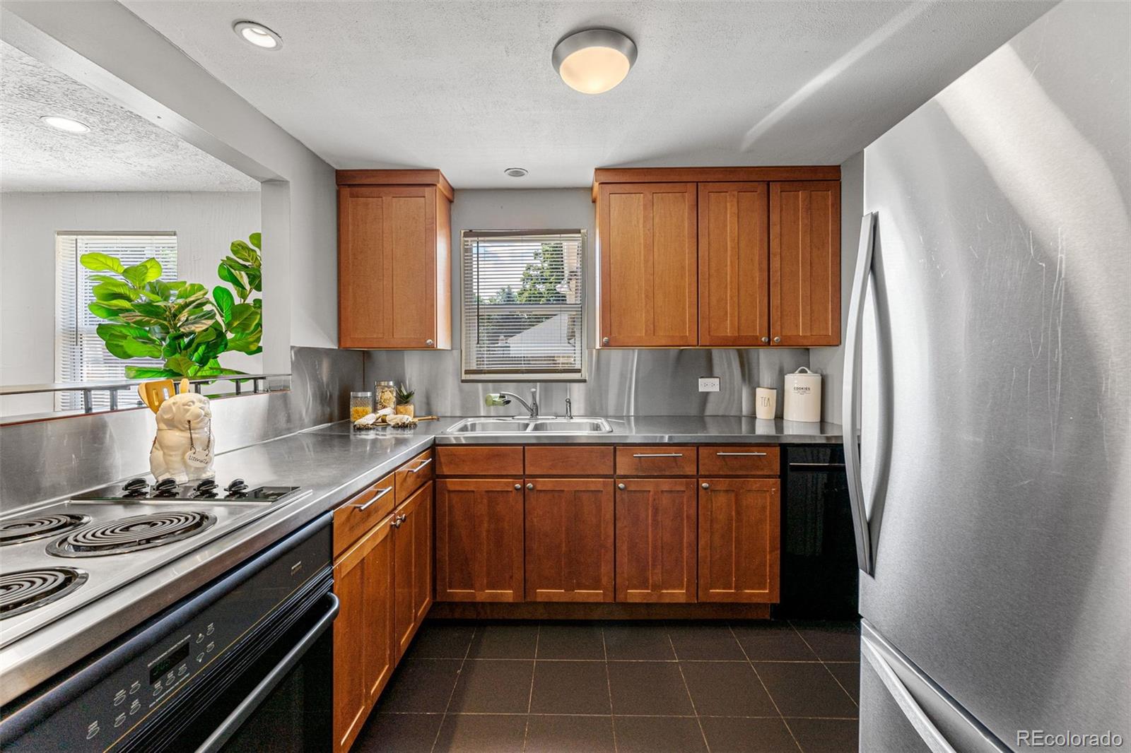 MLS Image #9 for 1097  leyden street,denver, Colorado