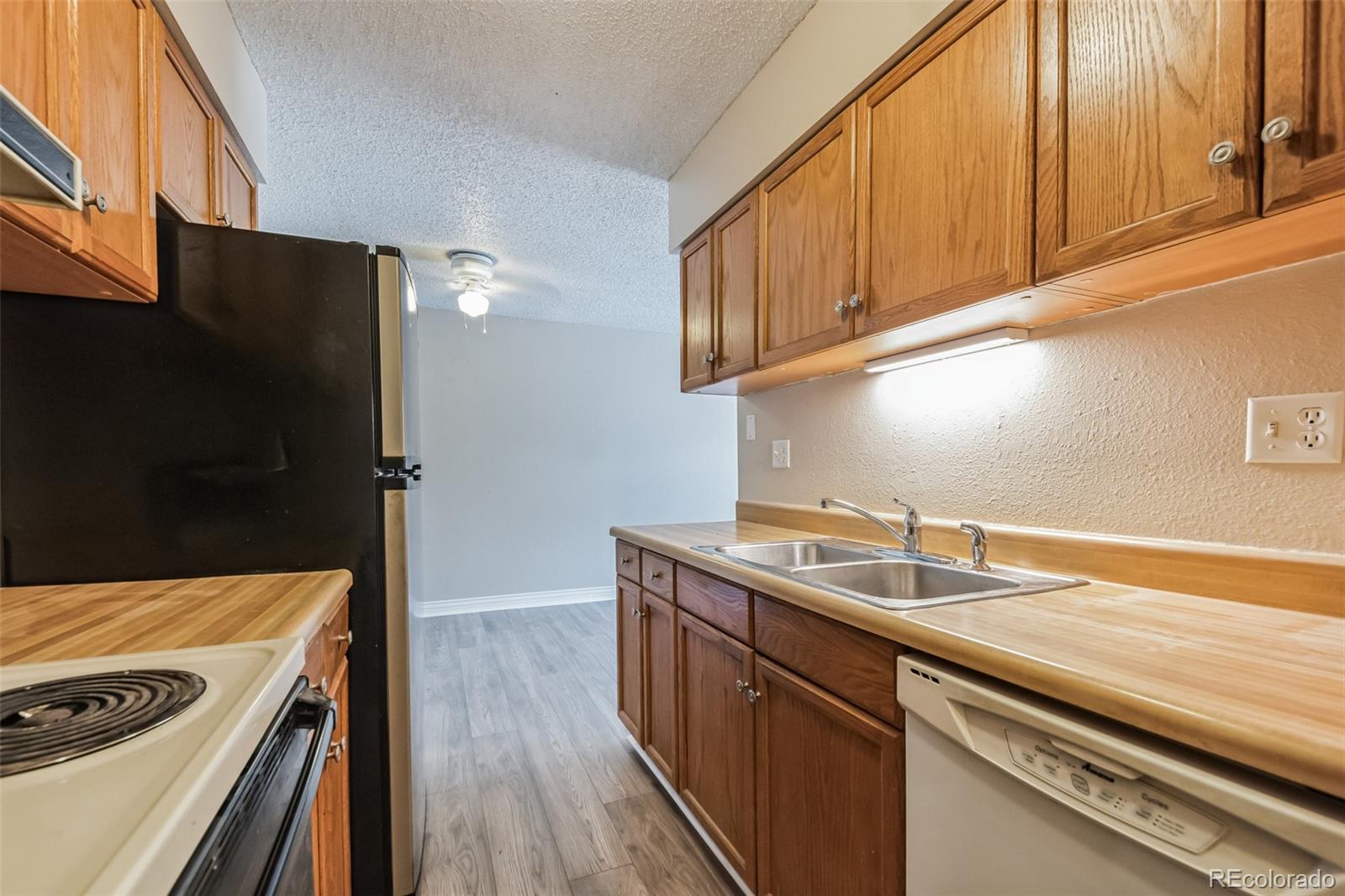 MLS Image #10 for 309 e highline circle,centennial, Colorado