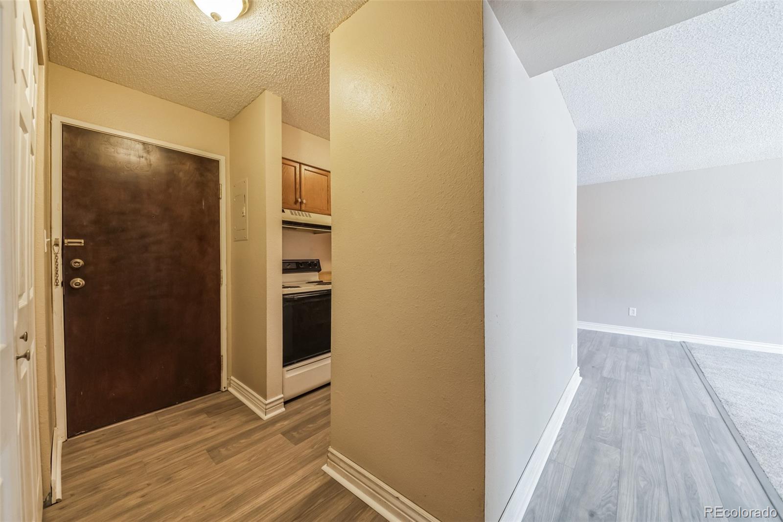 MLS Image #3 for 309 e highline circle,centennial, Colorado