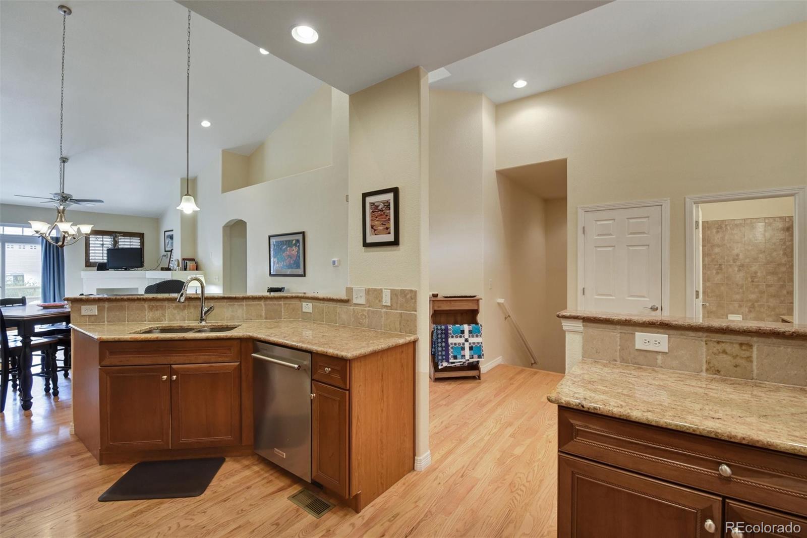 MLS Image #8 for 6678 s shawnee court,aurora, Colorado