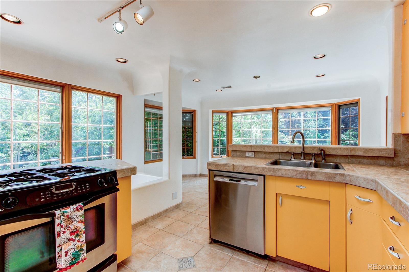 MLS Image #12 for 2748 s downing circle,denver, Colorado