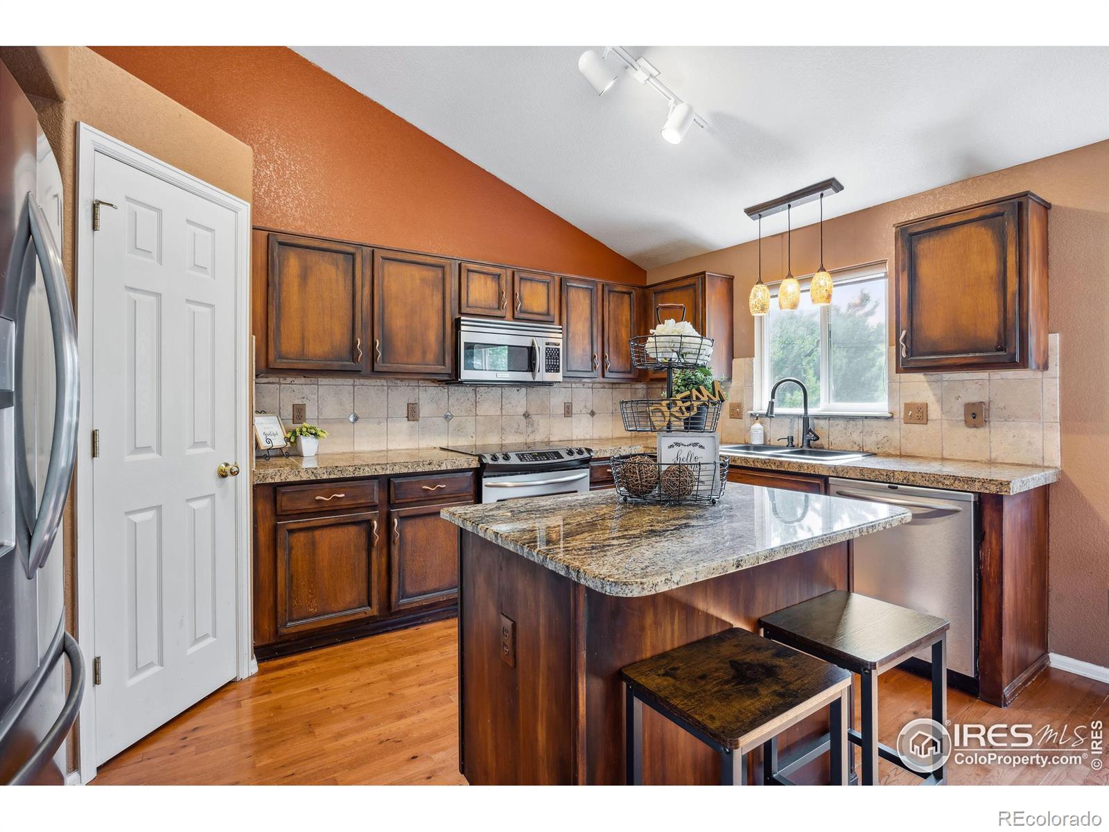 MLS Image #5 for 14705  vine street,thornton, Colorado