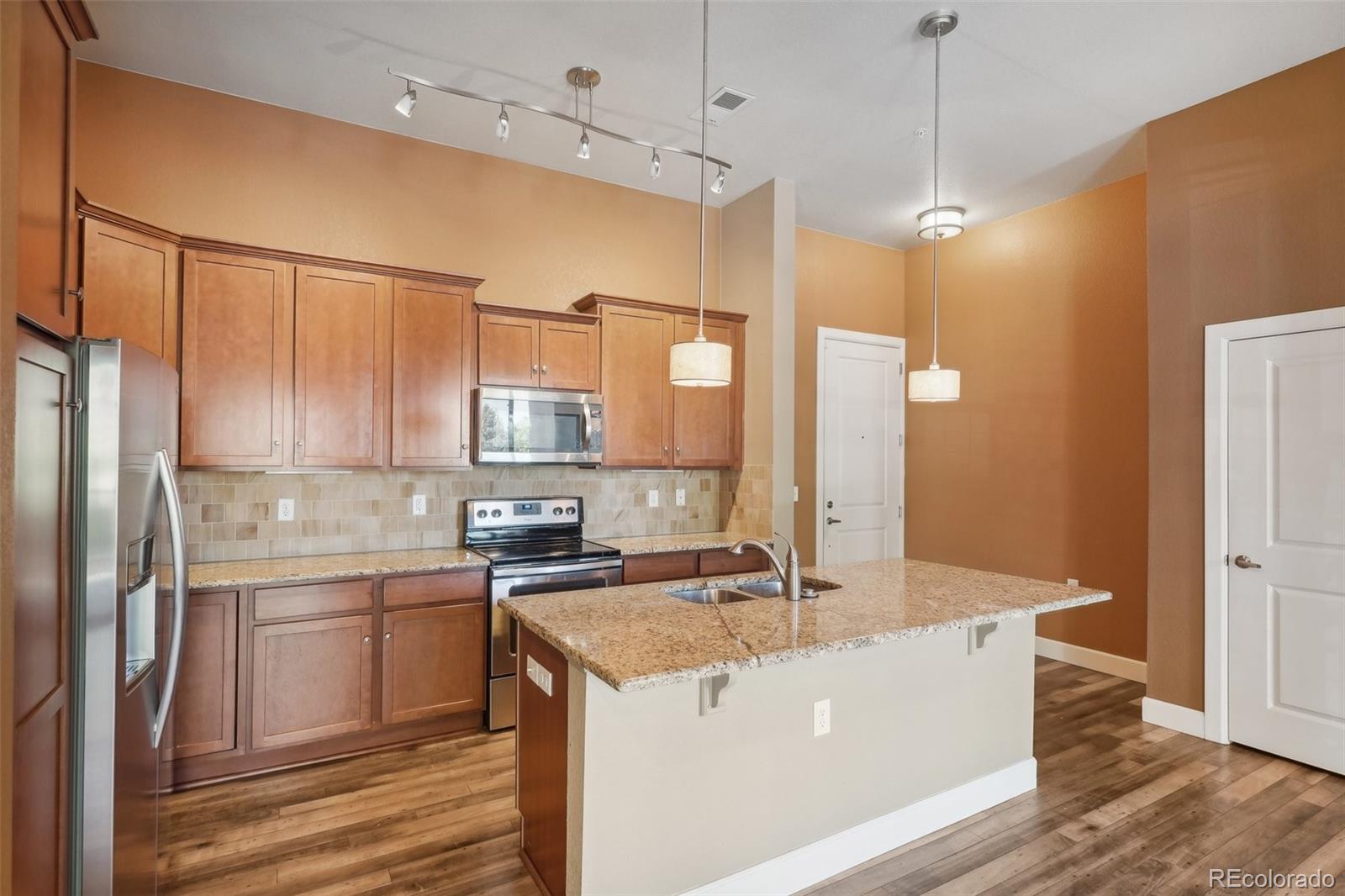 MLS Image #5 for 305  inverness way,englewood, Colorado