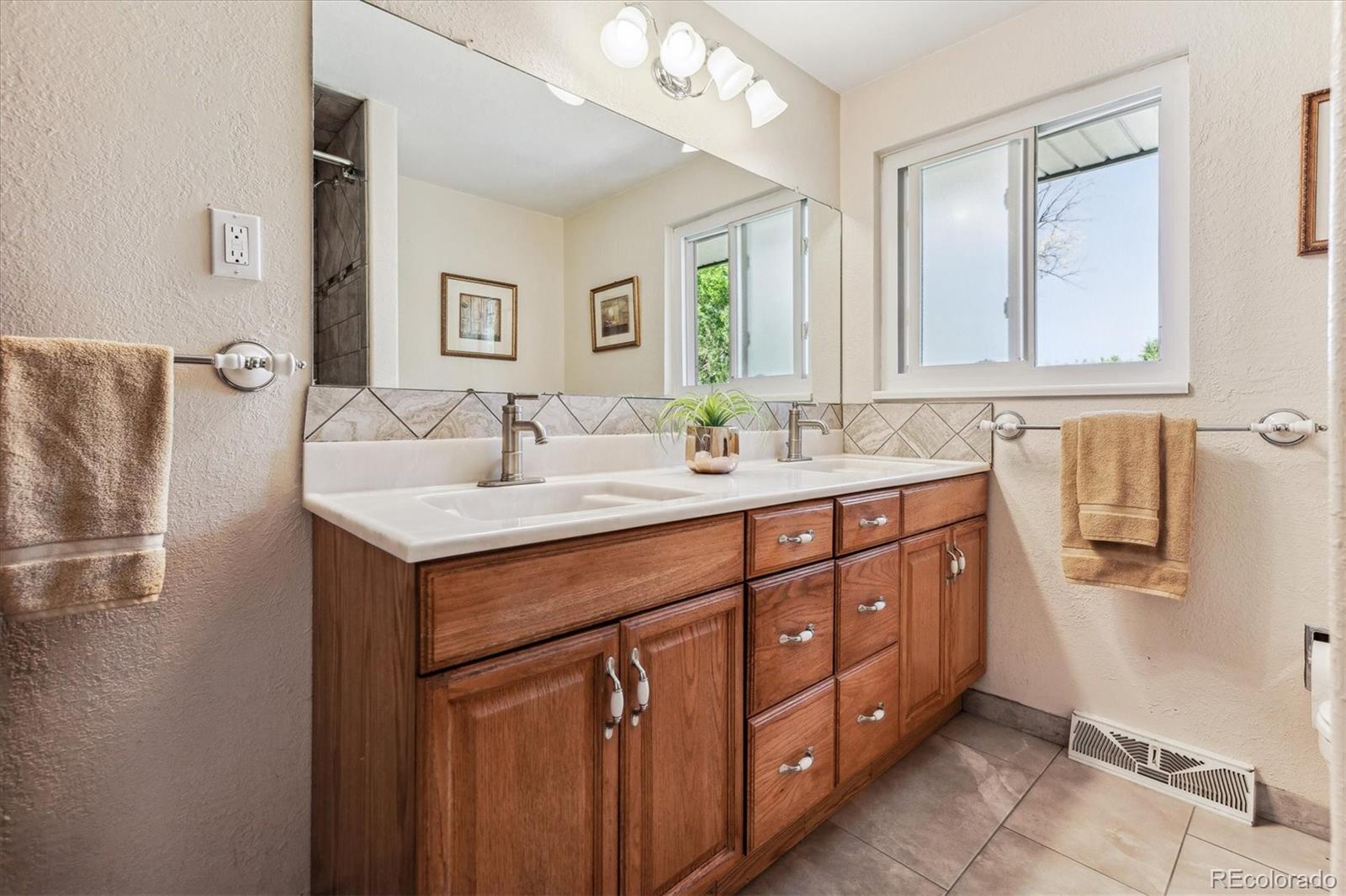 MLS Image #22 for 5467 w hinsdale place,littleton, Colorado